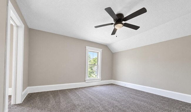 Building Photo - 6215 Carpenter Ave