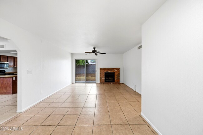 Building Photo - 8520 W Alice Ave