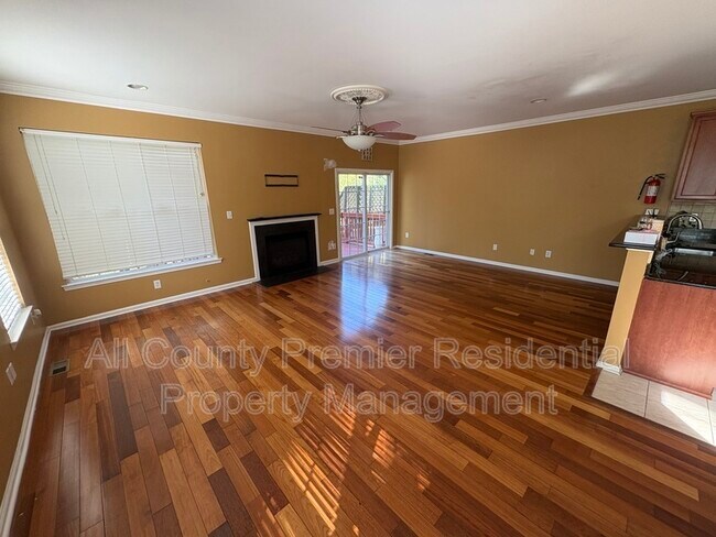 Building Photo - 74 Oxford Ct