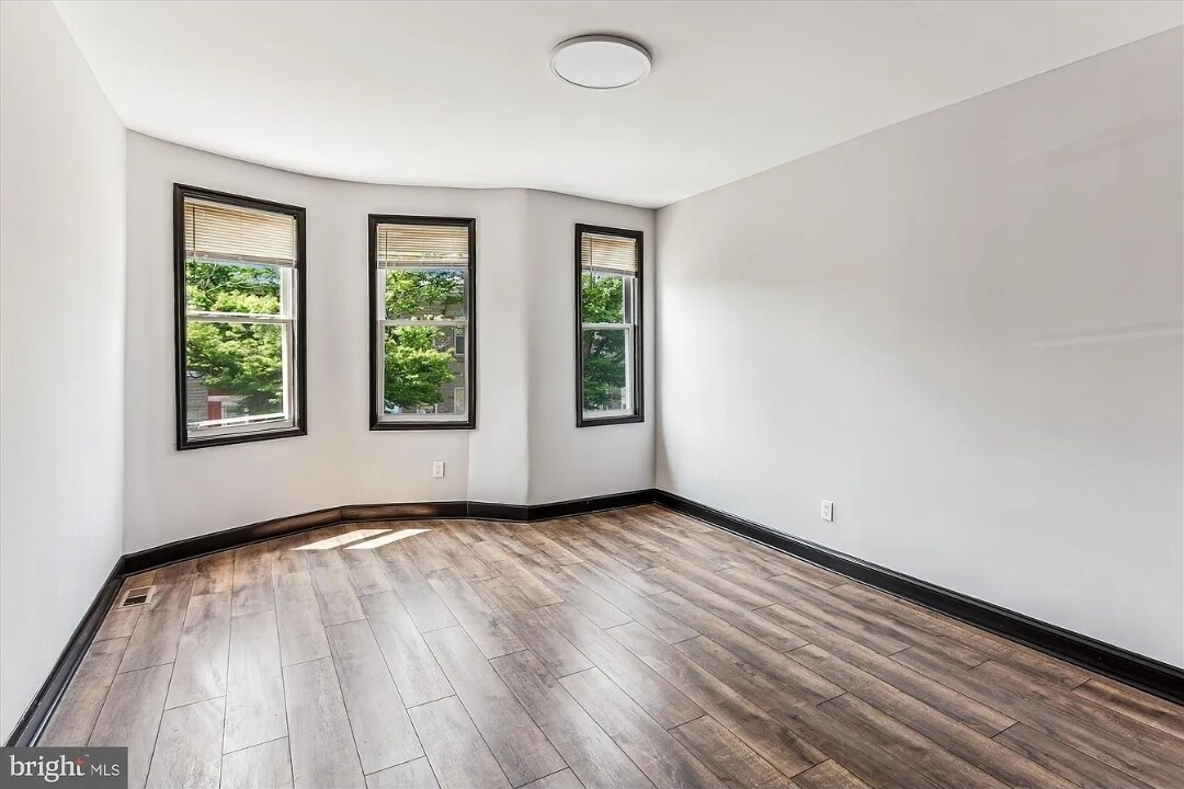 Building Photo - 1820 Walbrook Ave