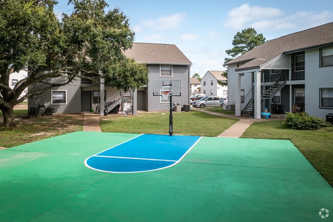 Basketball Court - The Grove at Southwood