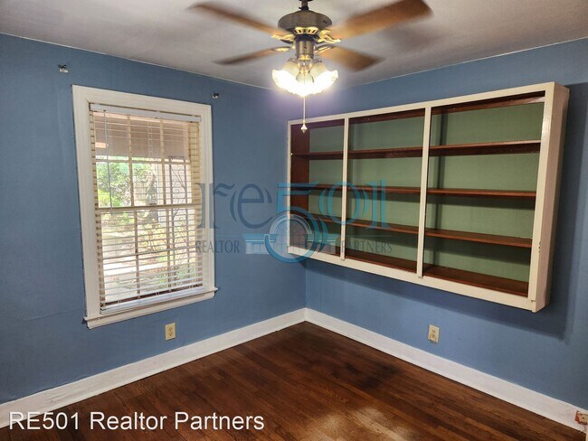 Building Photo - 2 br, 1 bath House - 320 S. Maple Street