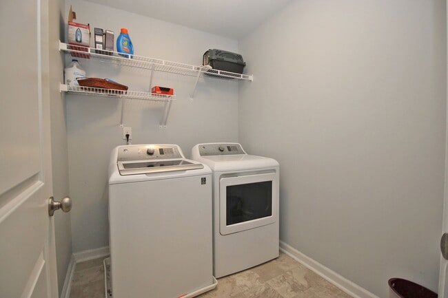 Building Photo - Craftsman Style 3BR 2.5BA for rent!