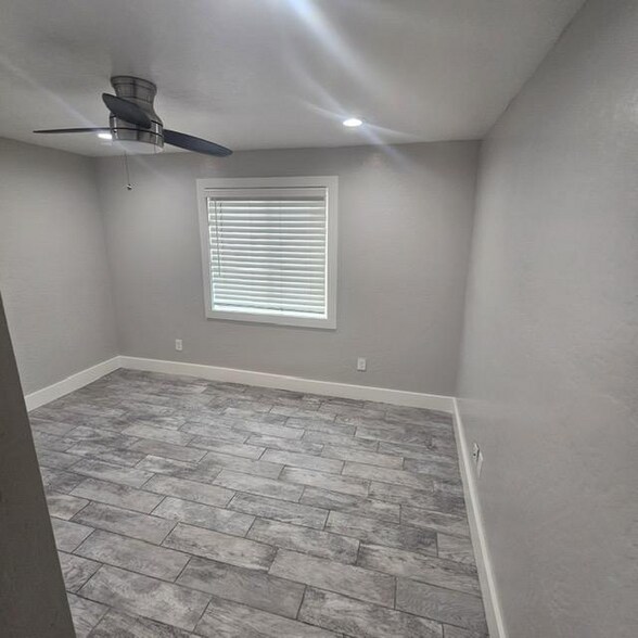 Building Photo - 7132 W Almeria Rd