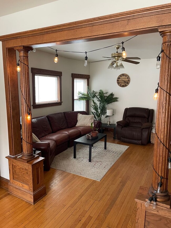 Building Photo - 639E