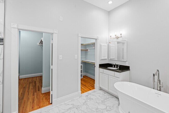 Building Photo - 4742 Post Oak Timber Dr