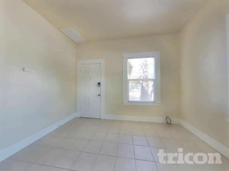 Building Photo - 803 Chestnut St