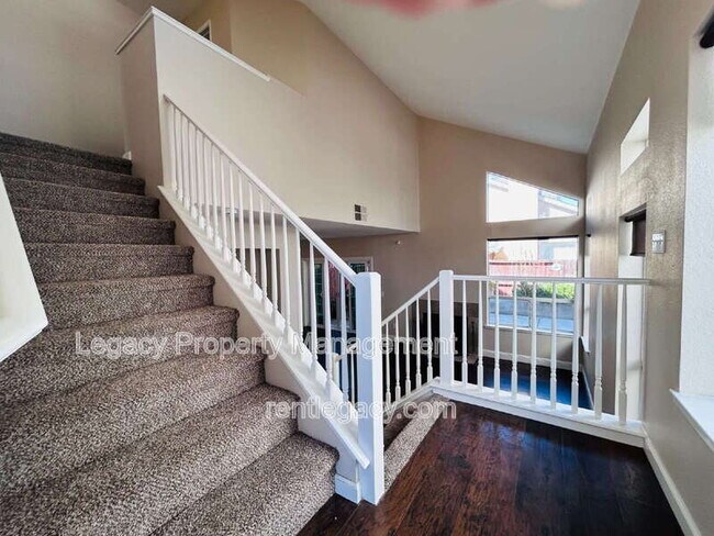 Building Photo - 232 Redstone Cir