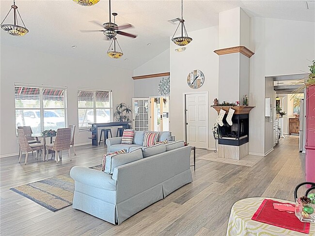 Building Photo - 1200 Country Club Dr