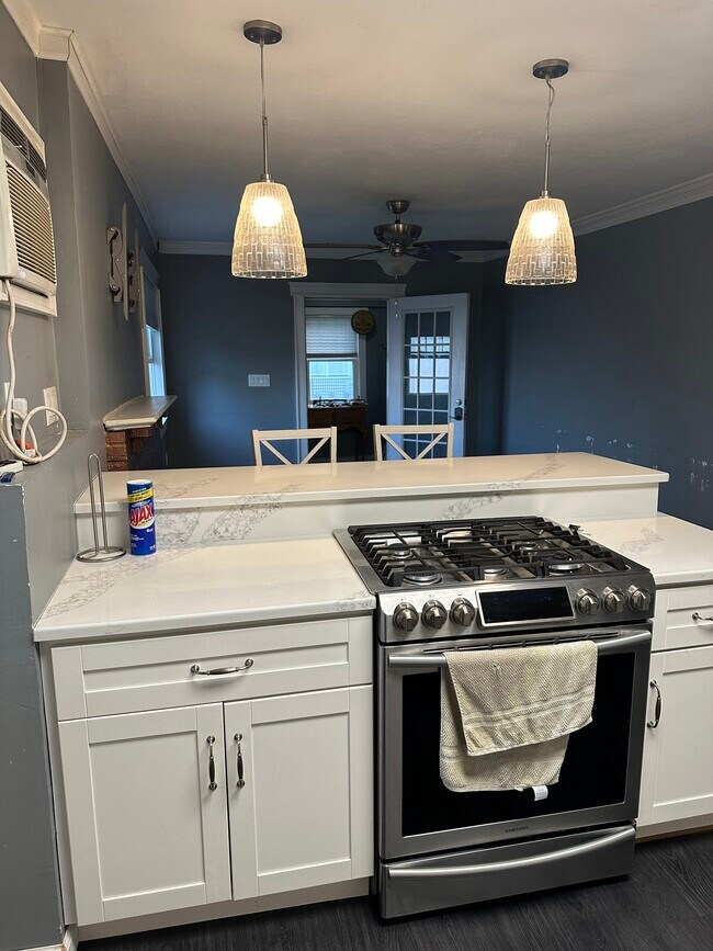 Gas Range - 29 3rd Ave