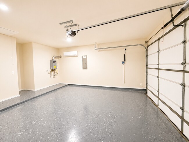 Building Photo - 15230 Stuart Bat Cave Ln