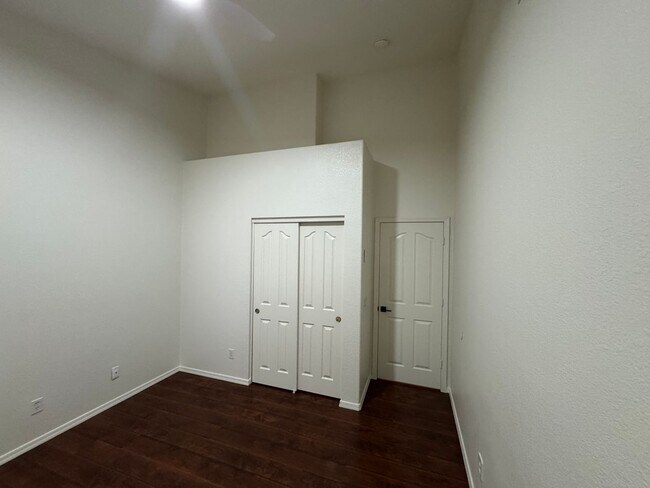 Building Photo - 26233 N 43rd Pl