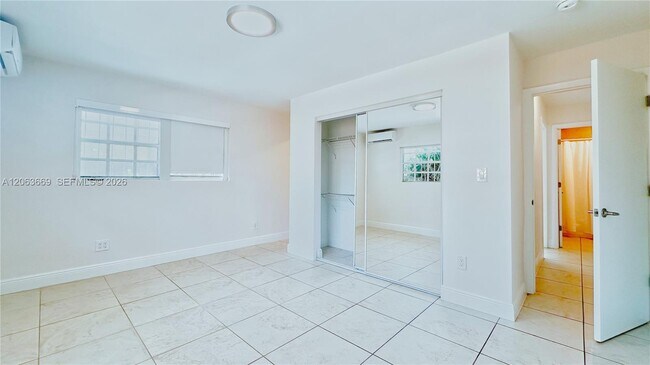 Building Photo - 286 NW 39th St
