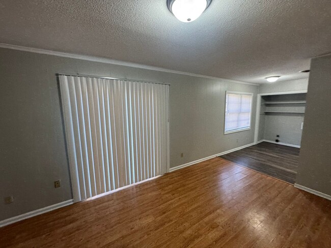 Building Photo - 3866 Castleman St