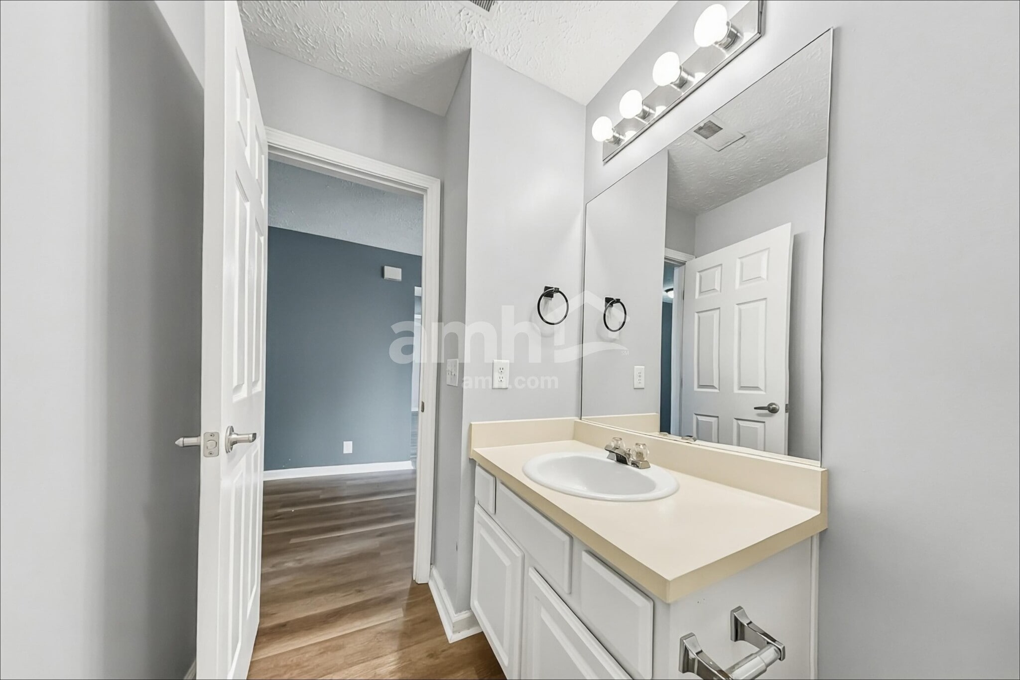 Building Photo - 3136 Hidden Creek Dr