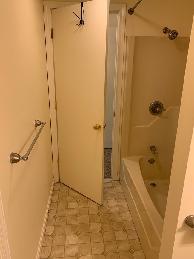 Building Photo - 246 E Bridge St