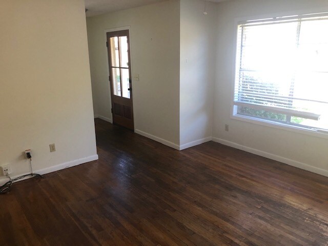 Building Photo - 213 N 6th St