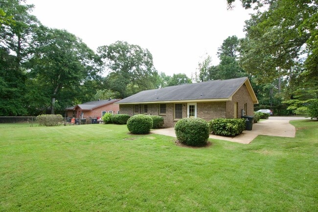 Building Photo - 1109 Drew Ln
