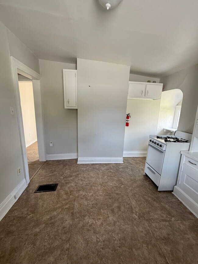 Building Photo - 1 Bed 1 Bath in Swissvale