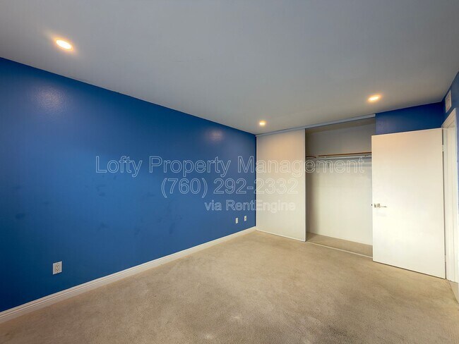 Building Photo - 450 W Vermont Ave