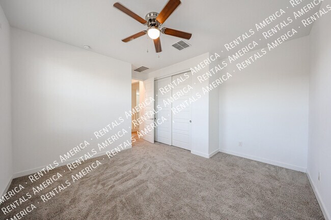 Building Photo - 1050 E Armstrong Wy