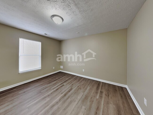Building Photo - 7924 Valley Trace Ln
