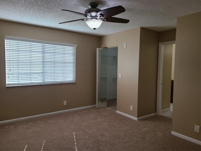 Building Photo - 1427 SW 48th Terrace