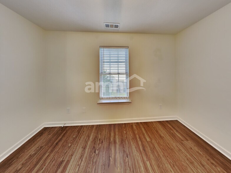 Building Photo - 4864 Ark Ln