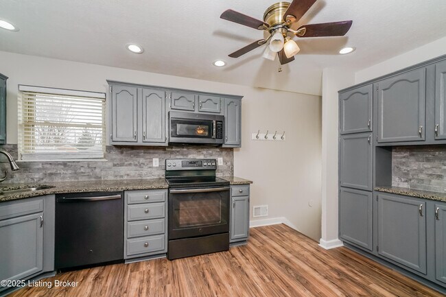 Building Photo - 7709 Mango Dr