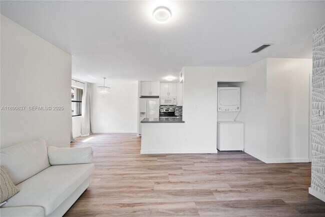 Building Photo - 485 NW 210th St