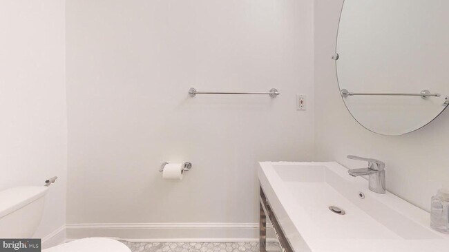 Building Photo - 5506 4th St NW