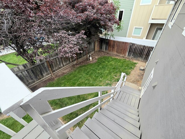 Building Photo - 1409 Maple St