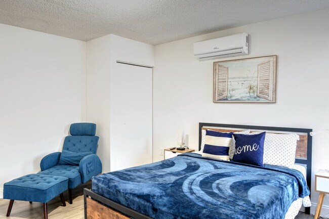 Building Photo - 470 U.S. 41-SI ID1056513P