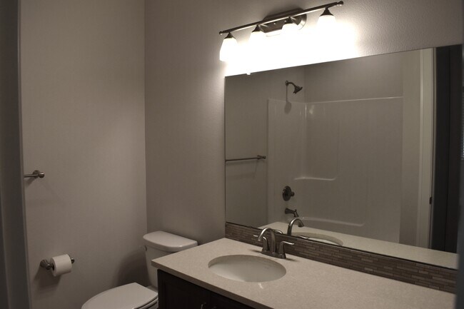 Building Photo - 12309 NE 113th Cir