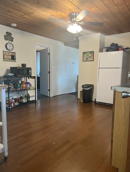 Kitchen - 44 Prospect St