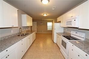 Building Photo - 5003 SW Fieldstone Blvd