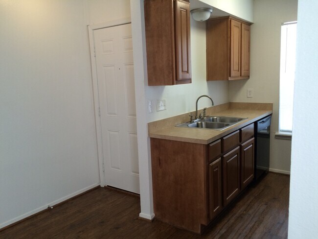 Building Photo - 3705EL