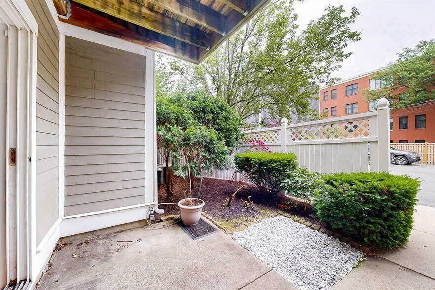 Building Photo - 111 W 8th St