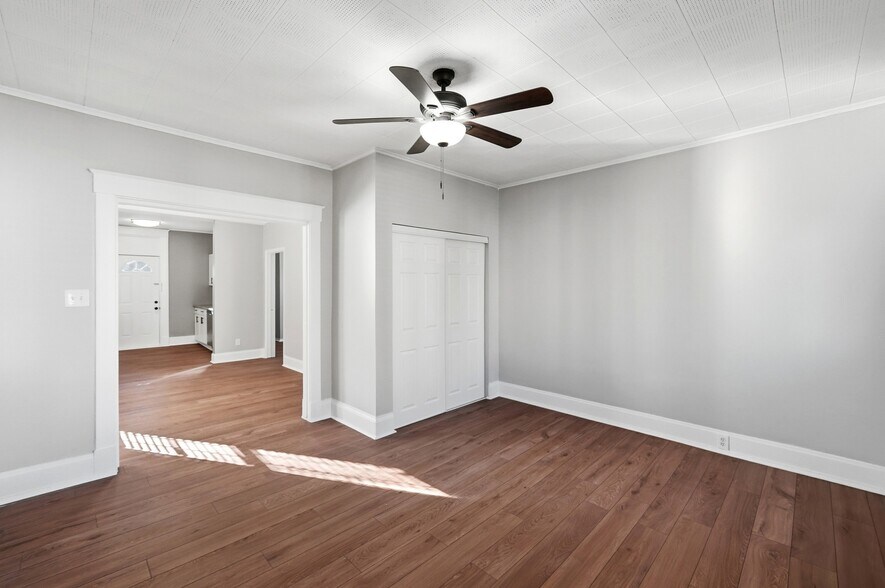 Building Photo - 2905 Robertson Ave