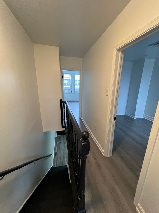 Building Photo - 912 Pennell St