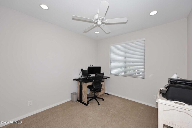 Building Photo - 3125 E Louise Dr