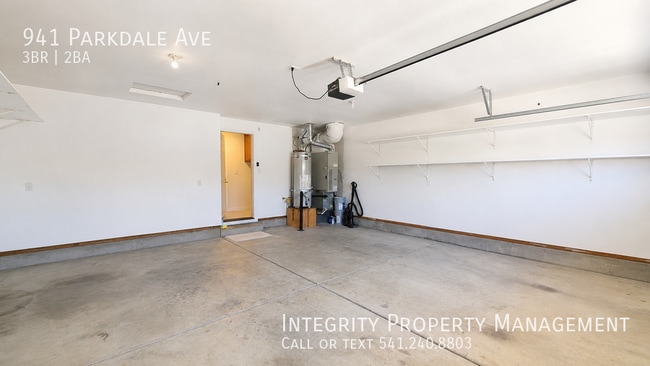 Building Photo - 941 Parkdale Ave