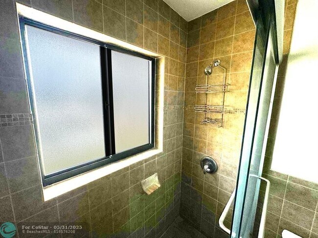 Building Photo - 3208 SE 11th St