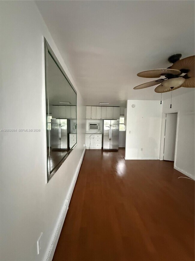 Building Photo - 10281 E Bay Harbor Dr