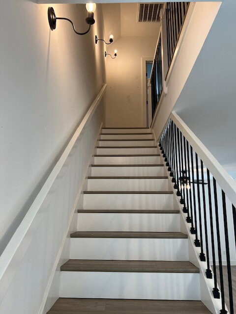 Building Photo - Modern 2BR Townhome Just Minutes from the ...
