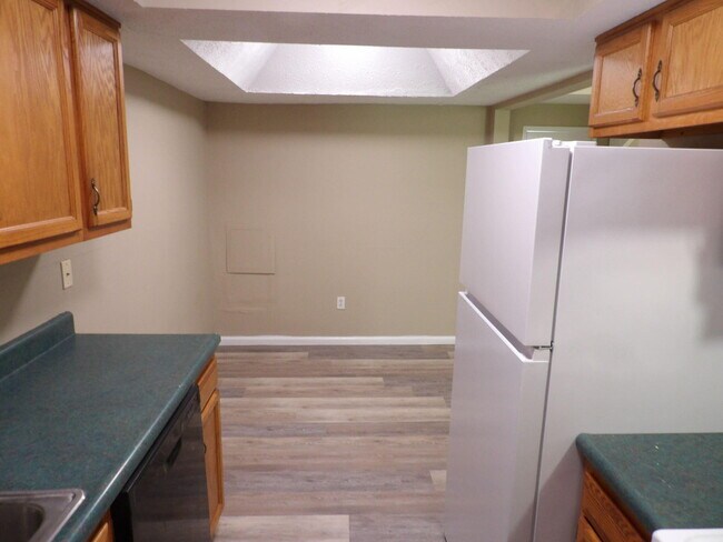 Building Photo - 326 Bypass Plaza Dr