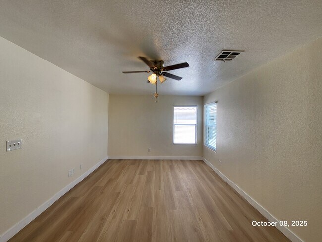 Building Photo - 9986 Shallot Ct
