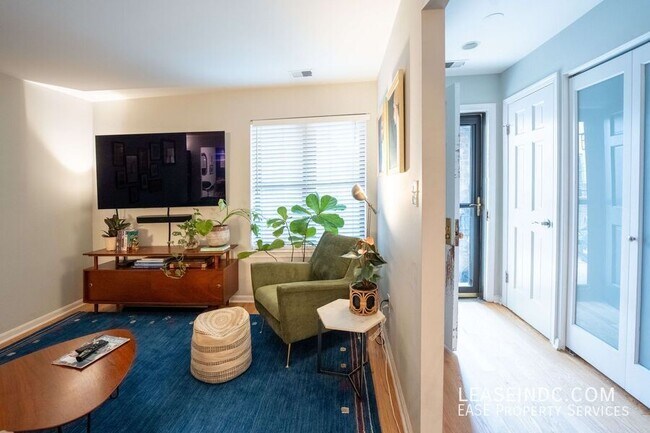 Building Photo - 1325 13th St NW