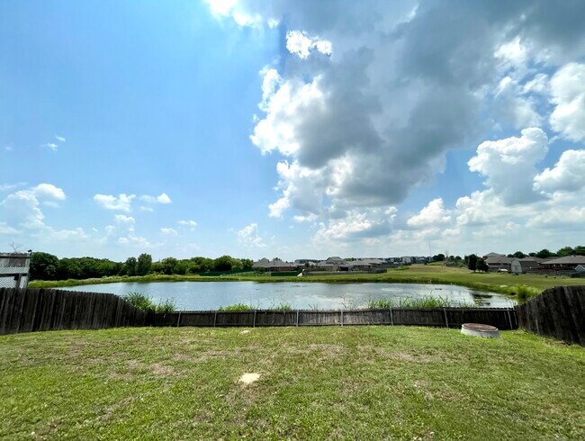 Building Photo - 4820 Lakeshore Dr