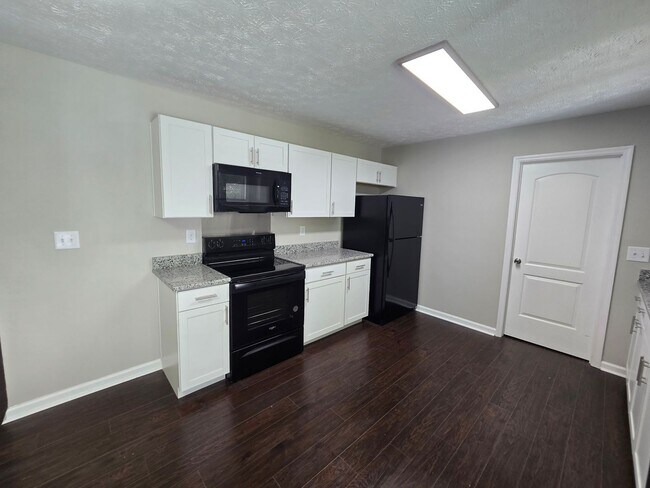Building Photo - FOR RENT in Central Columbus! Available Now!